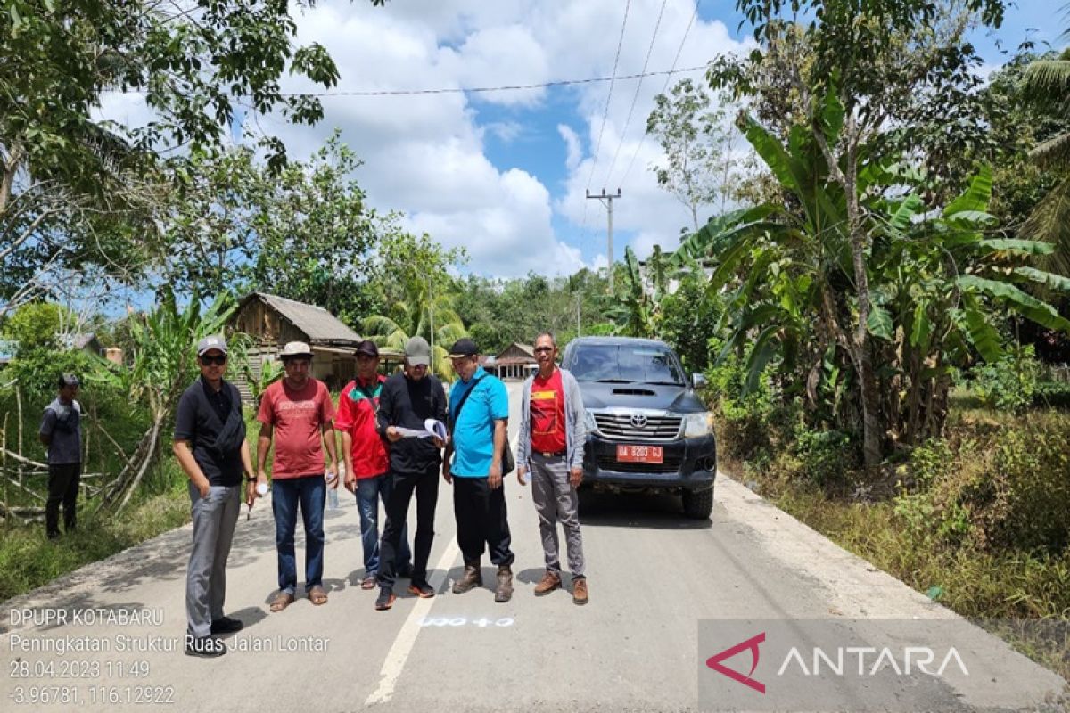 PUPR Kotabaru mulai tingkatkan kualitas Jalan Desa Lontar-Tanjung Seloka