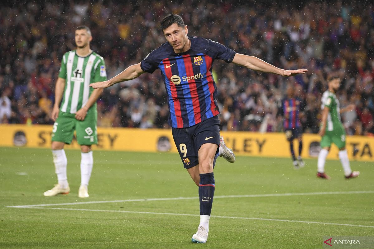 Barcelona hajar Real Betis empat gol tanpa balas