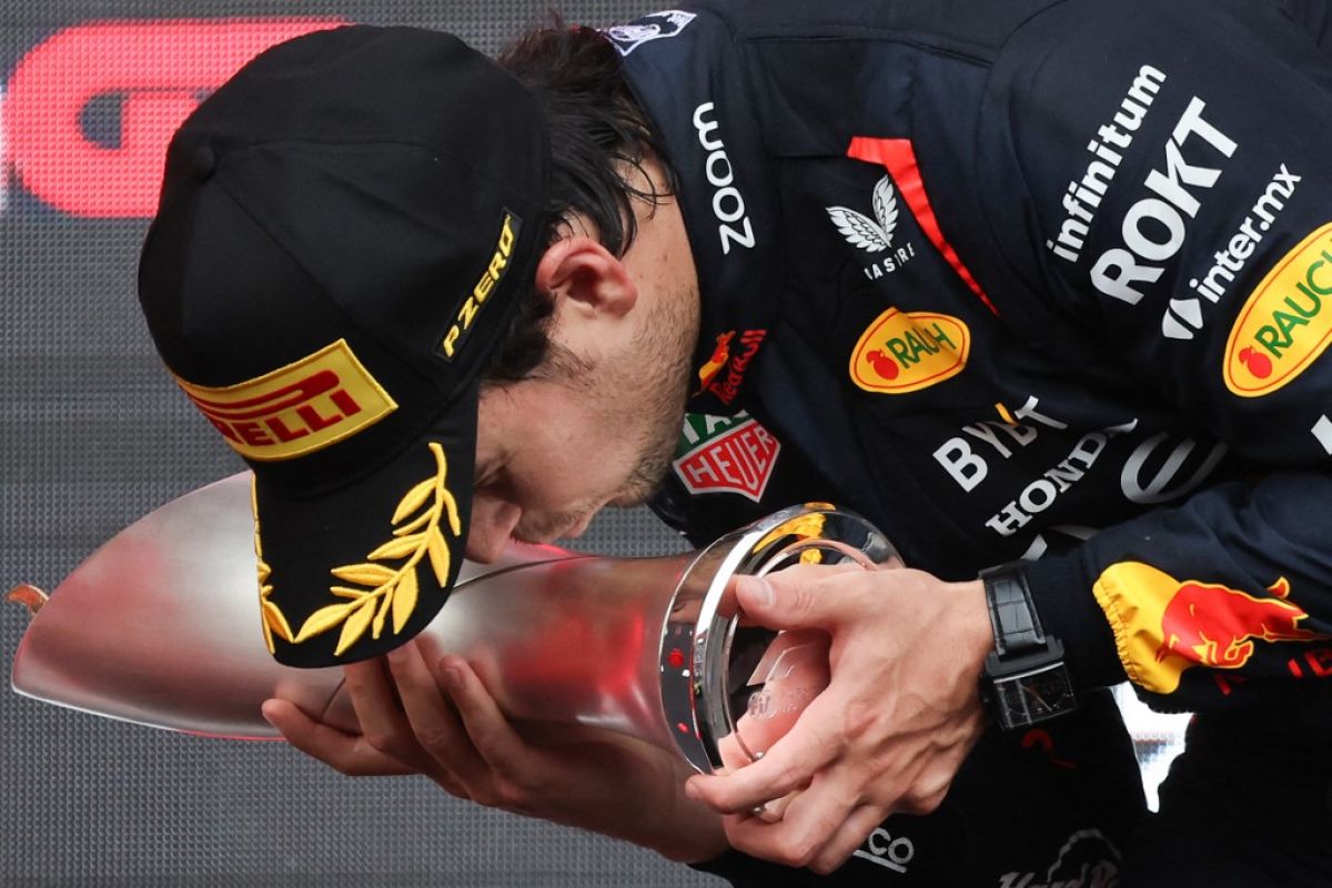 Akselerasi Perez tahan gempuran Verstappen untuk menangi GP Azerbaijan
