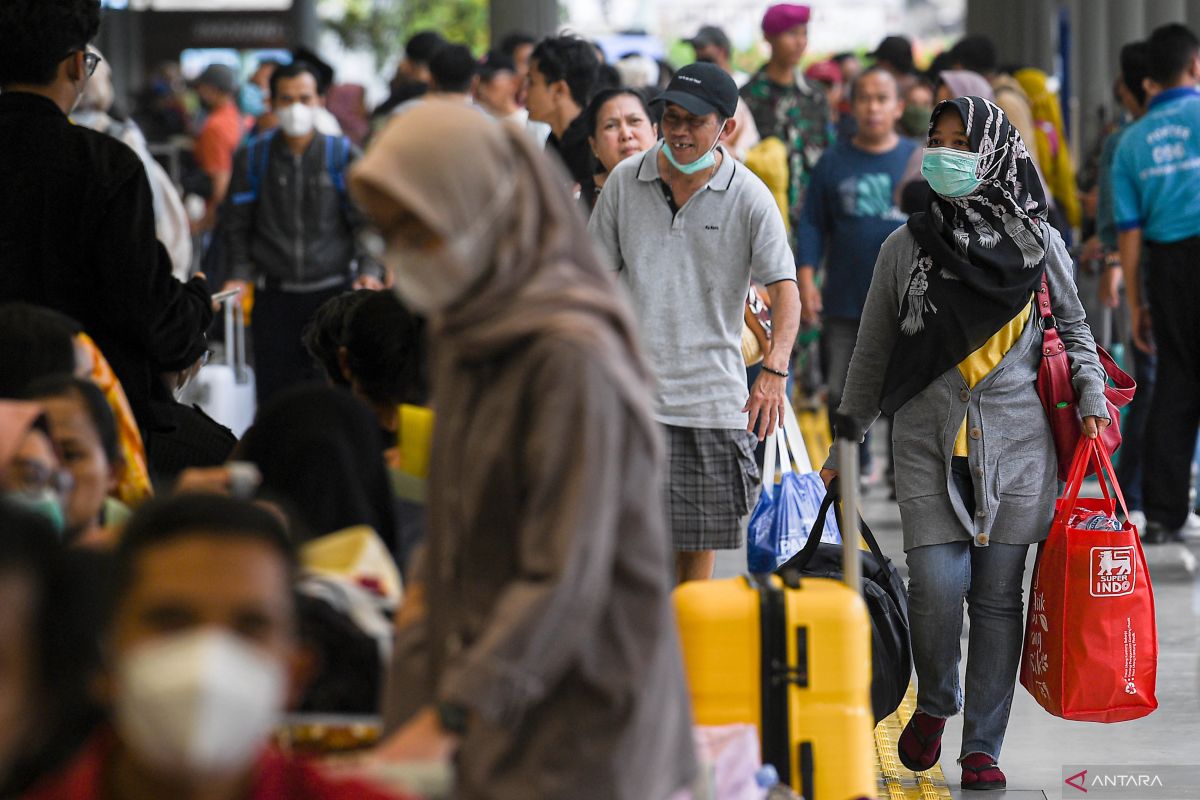 KAI: 15.726 penumpang berangkat dari Stasiun Pasar Senen hari ini