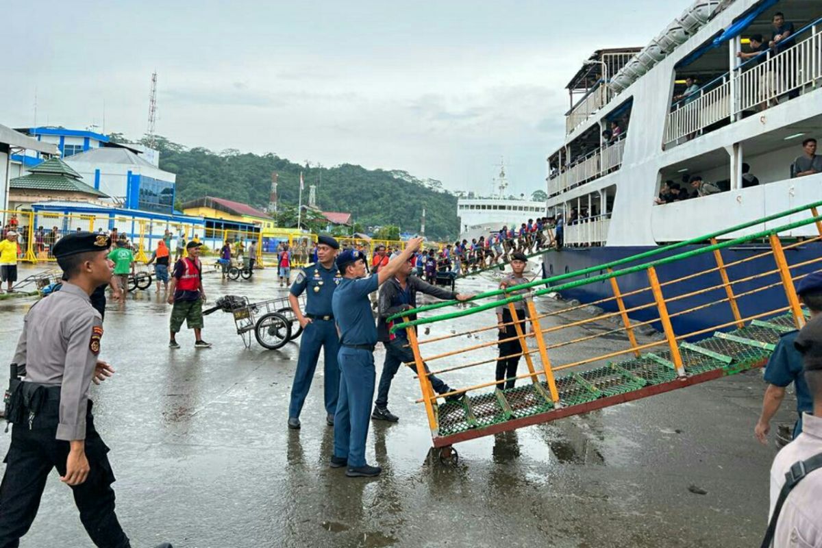 Pelabuhan Samarinda kedatangan 2.422  penumpang pada H+7