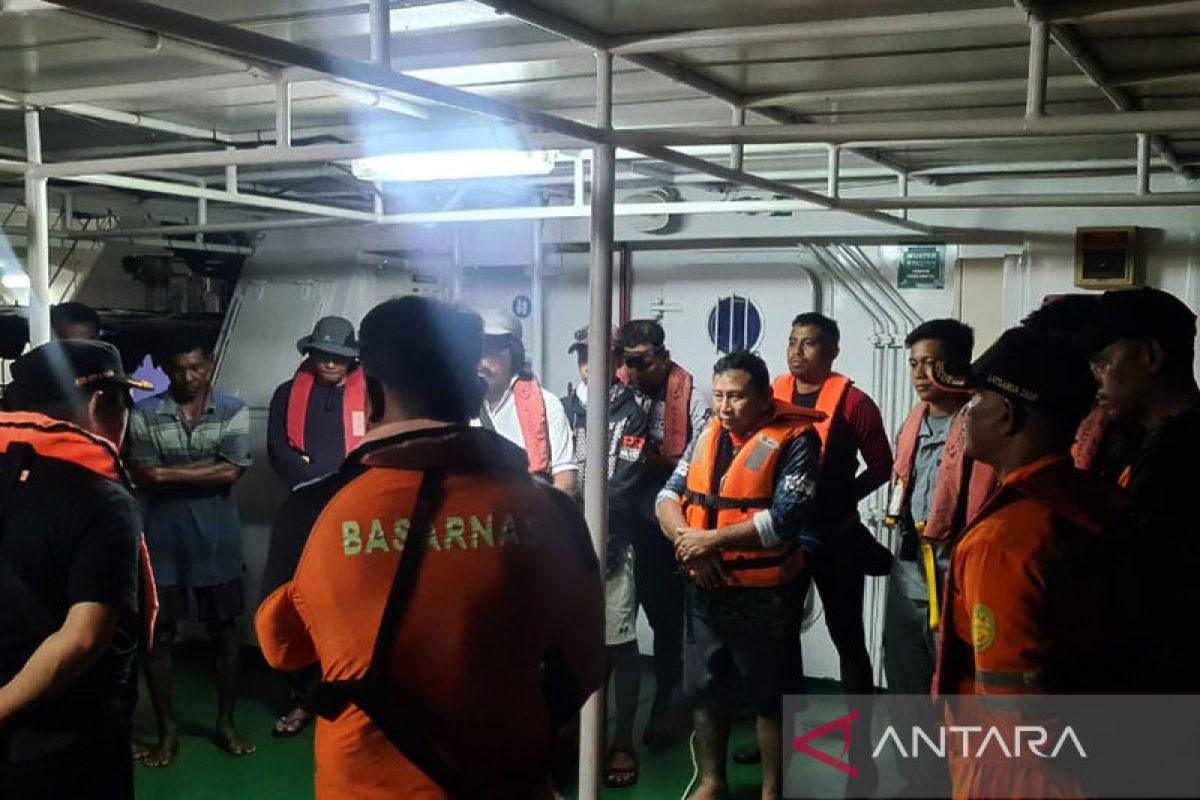 Basarnas selamatkan sembilan peserta mancing mania di perairan Kupang