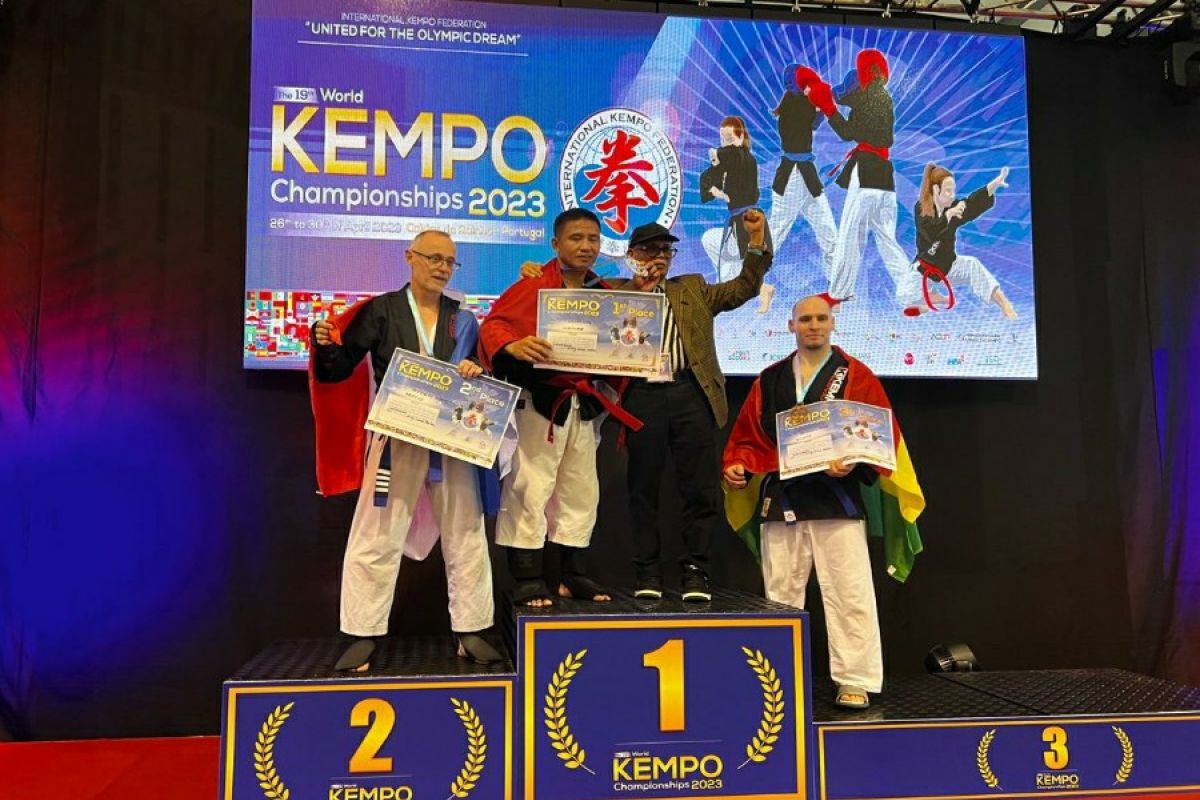 Dirhamsyah menjadi juara dunia kempo di Portugal