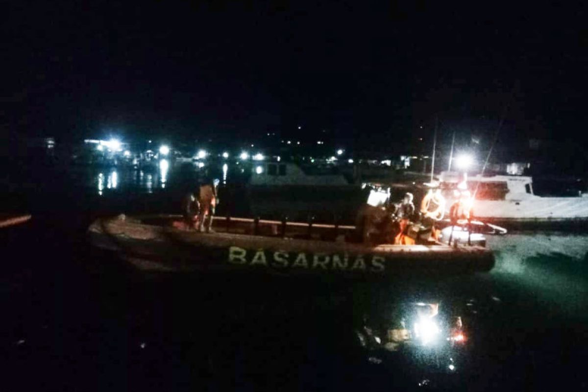 Basarnas Maumere masih mencari lima nelayan di Sikka