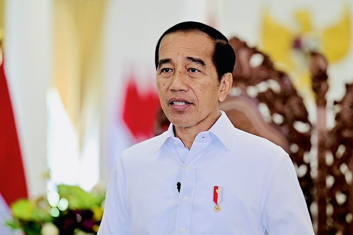 Presiden Jokowi mengajak manfaatkan momentum May Day untuk perluas kesempatan kerja