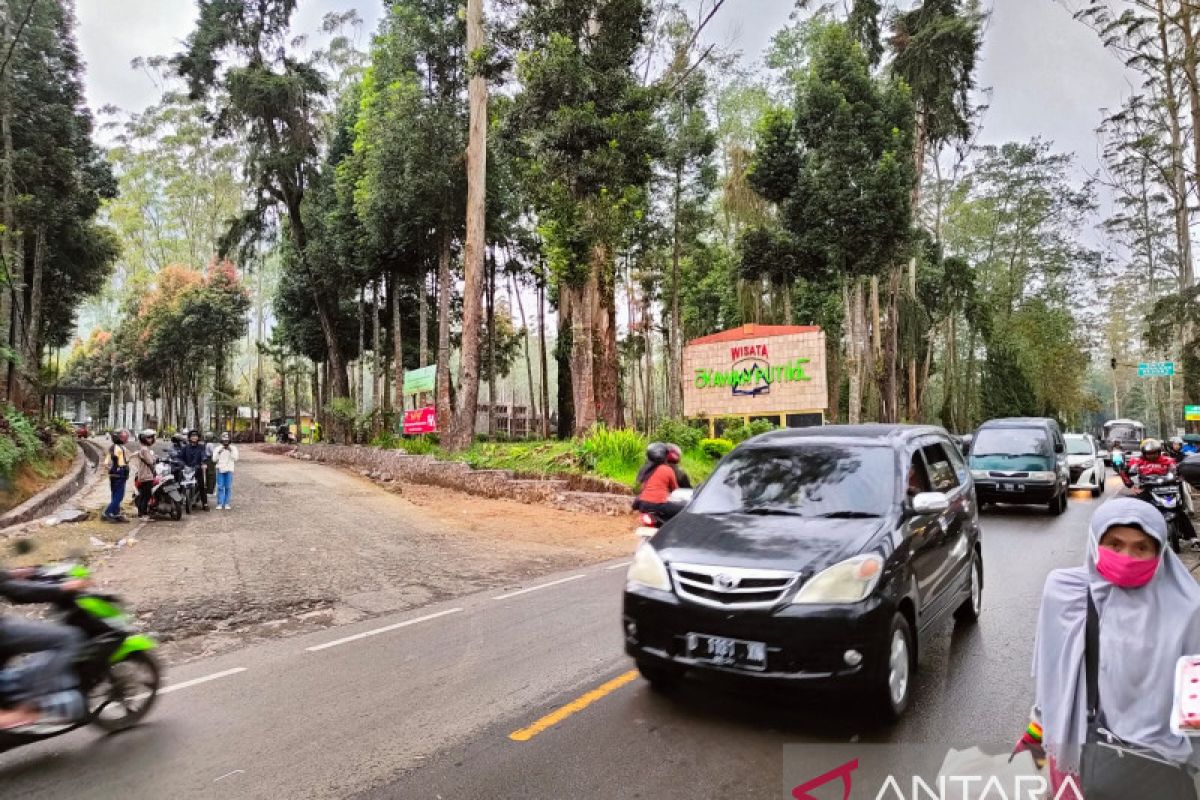 Kunjungan ke Kawah Putih naik 44 persen pada lebaran 2023