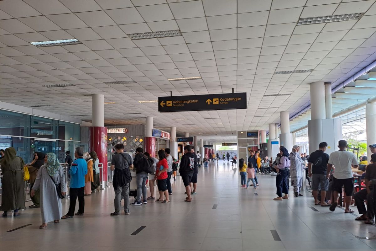 ARUS BALIK - Pemudik di Bandara Pangkalpinang H+7 capai 4.780 orang