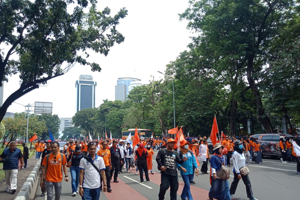 Buruh bergerak ke Istora Senayan