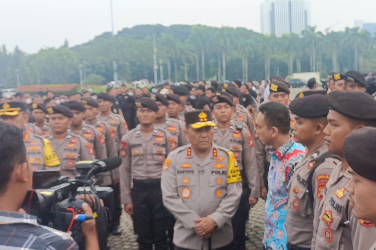 Unarmed officers guarding May Day demonstrations in Jakarta: Police