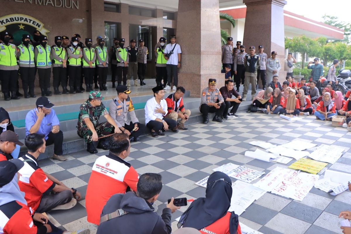 Peringatan Hari Buruh Internasional di Madiun terpantau aman