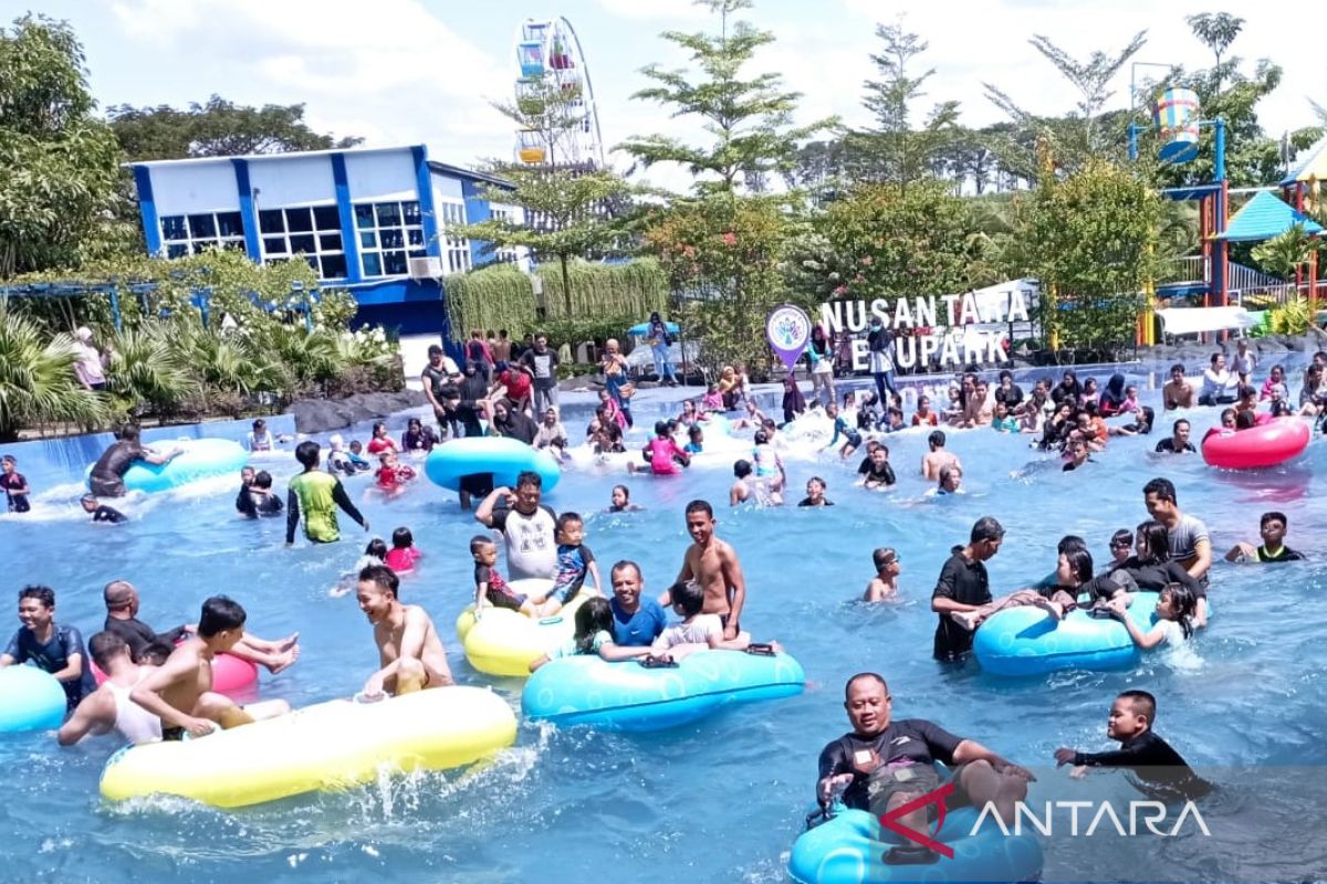 Wisata Nusantara Edupark Madiun ramai pengunjung
