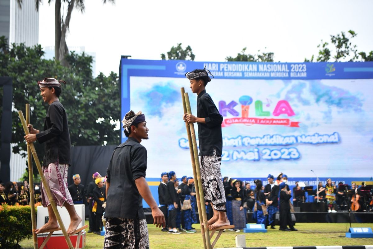 Sekolah adat berkontribusi ramaikan Hardiknas 2023