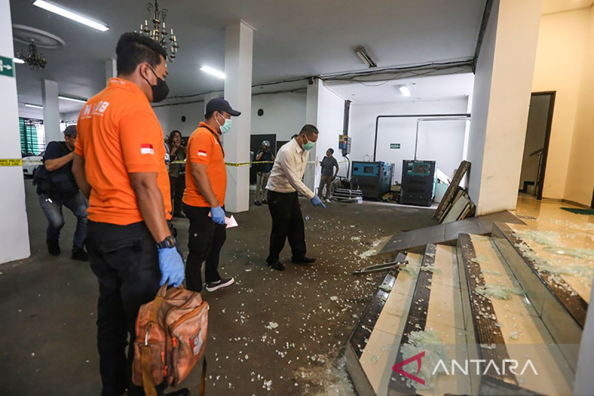 Polisi mengungkap identitas pelaku penembakan Kantor MUI Pusat