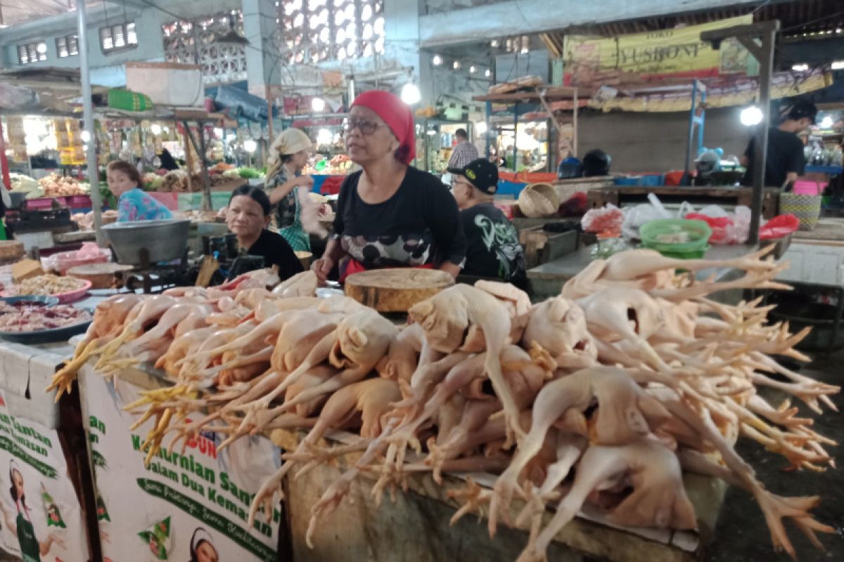 Kenaikan harga daging ayam picu inflasi April di Jember 0,21 persen