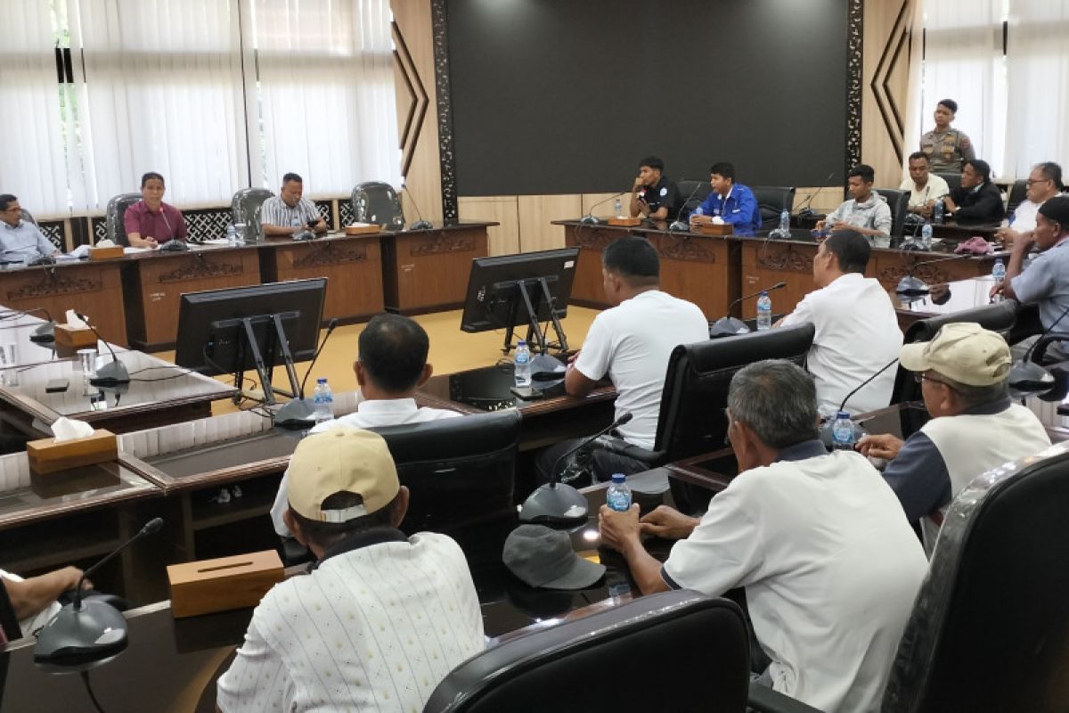 DPRD Sumbar panggil Pelindo dan KSOP Teluk Bayur terkait keluhan buruh
