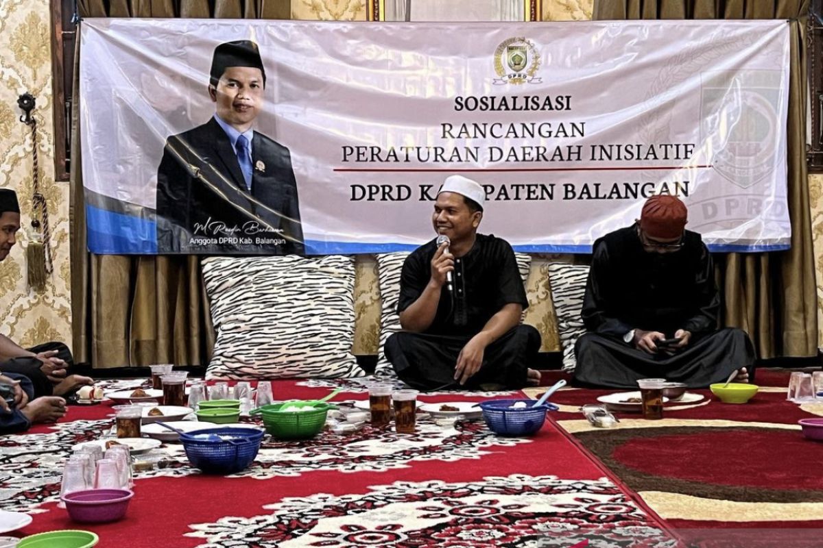 Legislator Balangan sosialisasikan raperda inisiatif kepada warga