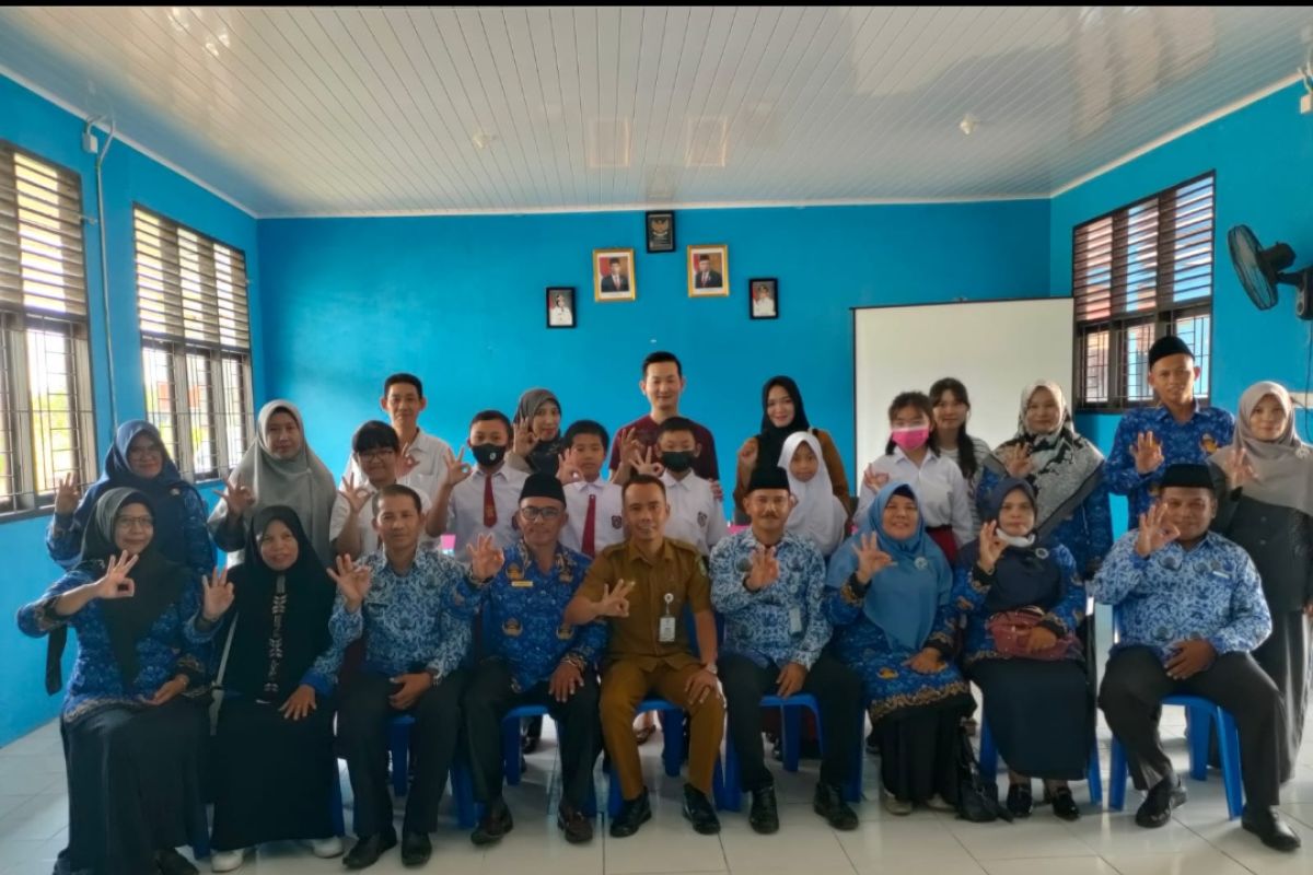 Dilepas Korwil Pendidikan, enam murid SD Bukit Batu Ikuti OSN Kabupaten