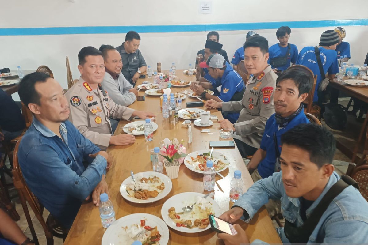 Kapolda Kaltara makan bersama puluhan buruh peringati Hari Buruh