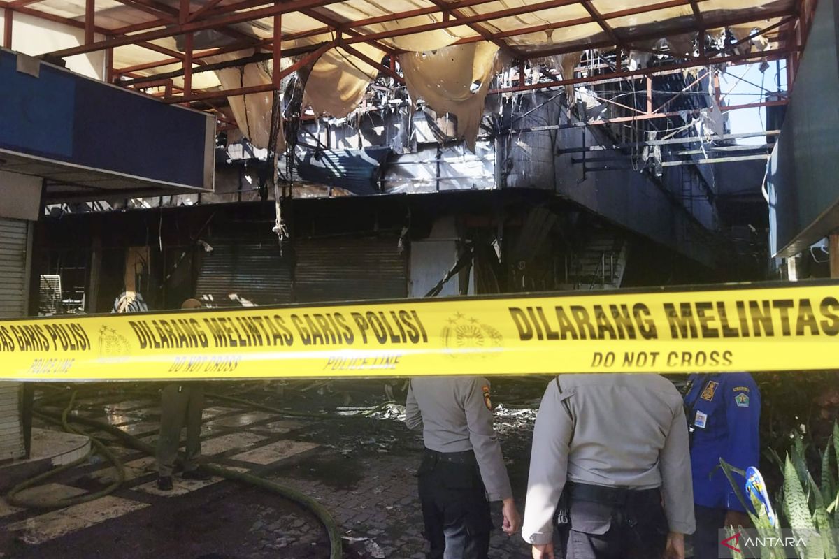 Sumber kebakaran Malang Plaza diduga dari lantai tiga