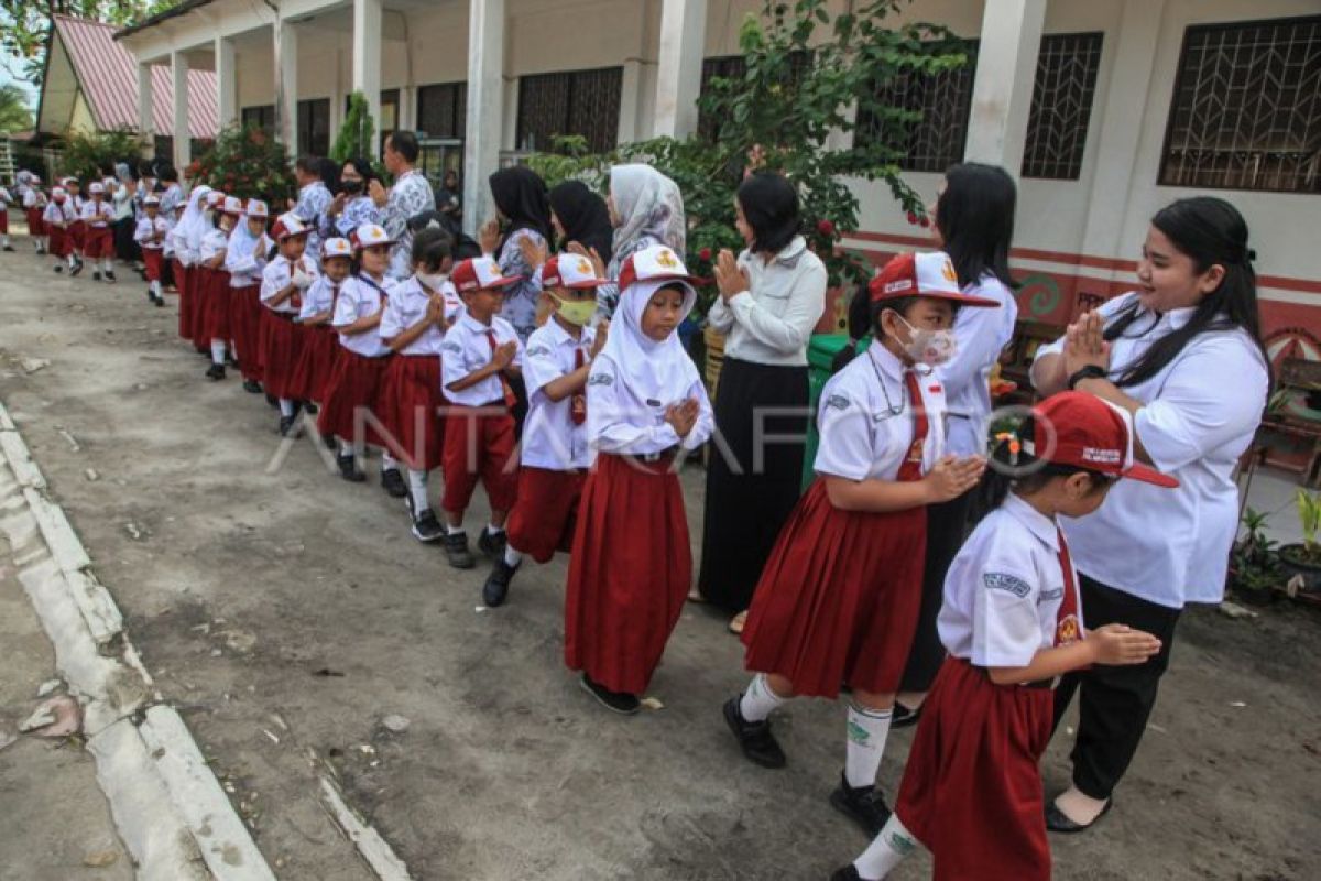 Pj Bupati Besar terbitkan edaran orang tua antar anak hari pertama sekolah