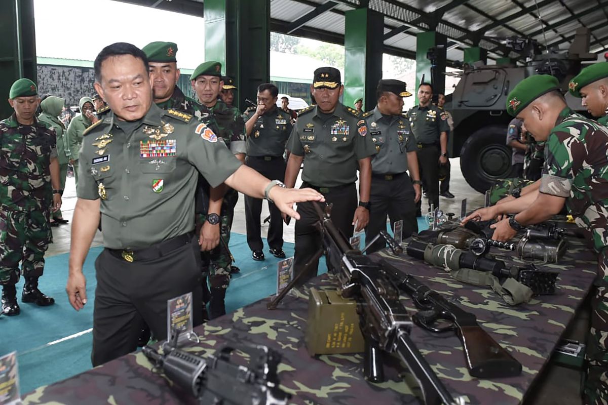 Kasad Dudung tekankan sinergitas TNI-Polri di hadapan prajurit Yonif 512/QY