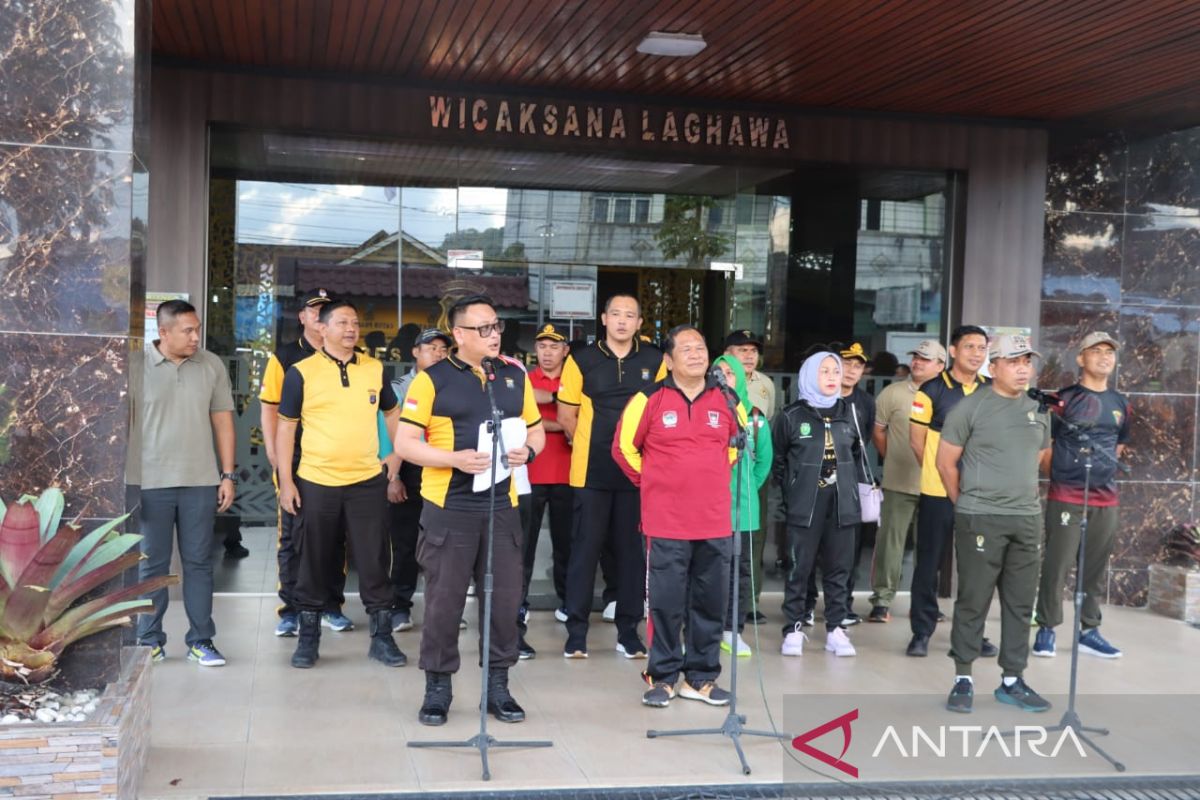 Wali Kota Padang Sidempuan jalan sehat bersama sinergitas tiga pilar