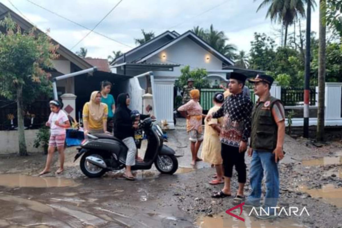 Wakil Wali Kota Solok tinjau lokasi banjir di Kelurahan Tanah Garam