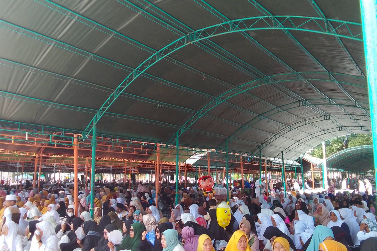 Ribuan umat Islam menghadiri Haul Guru Tua di Kota Palu