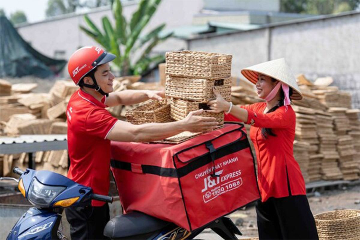 J&T Express Vietnam dukung desa sentra kerajinan lokal untuk memperluas jangkauannya