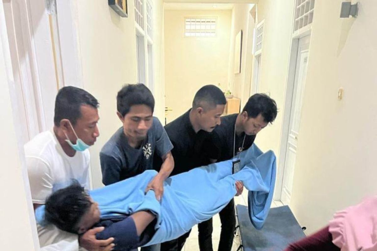 Usai pesta miras, seorang pria asal Halmahera Timur ditemukan tewas di hotel