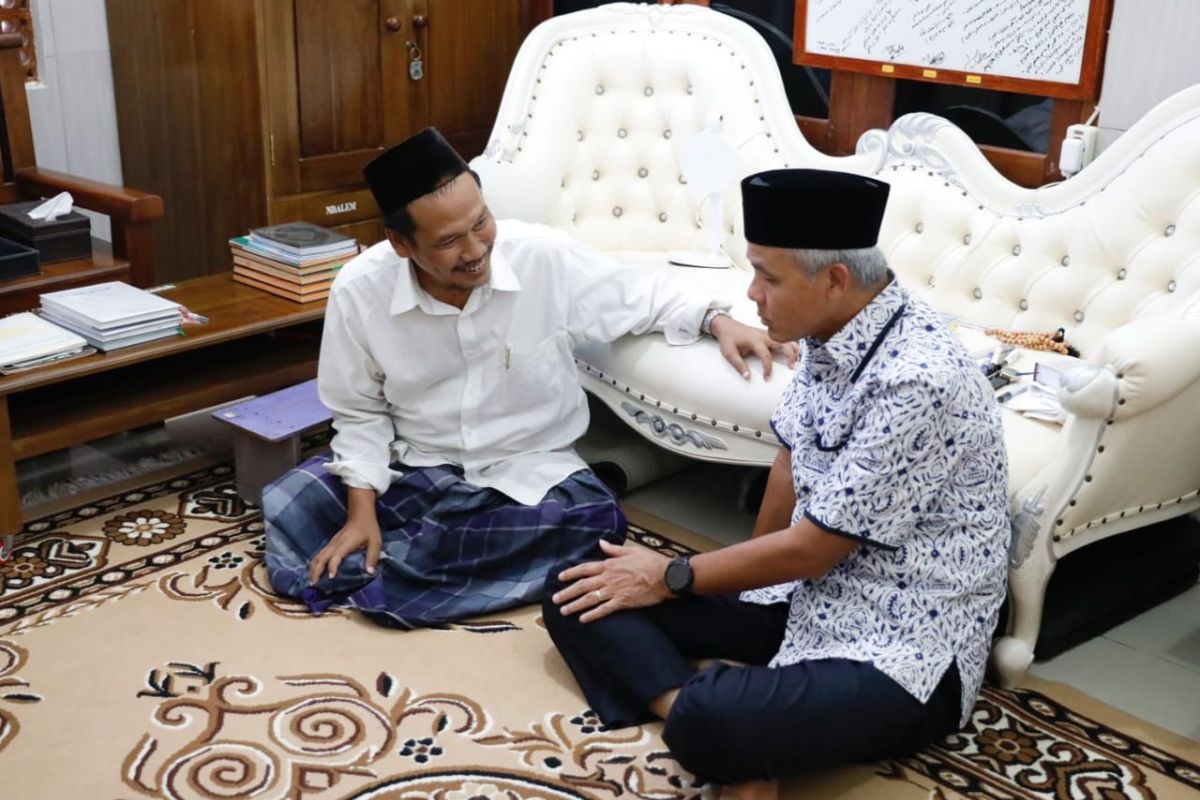 Saat Ganjar Pranowo nyantri ke Gus Baha