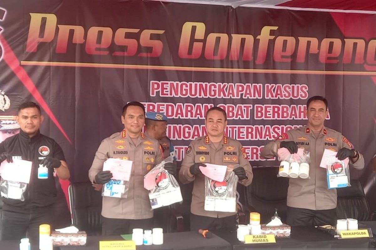Polisi ungkap kasus penimbunan jutaan pil tramadol ilegal di gudang Jakarta Barat