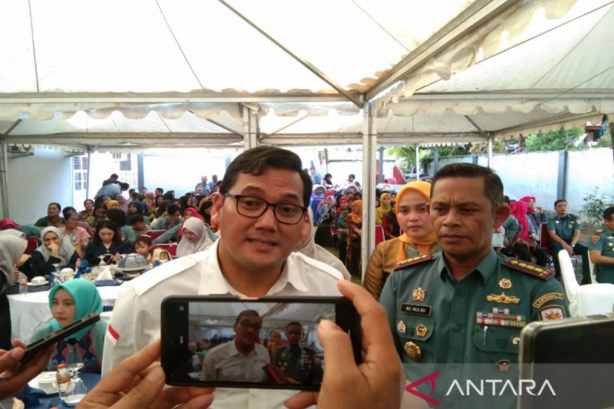 BI Sulawesi Tenggara imbau istri prajurit TNI AL di Kendari belanja pakai QRIS