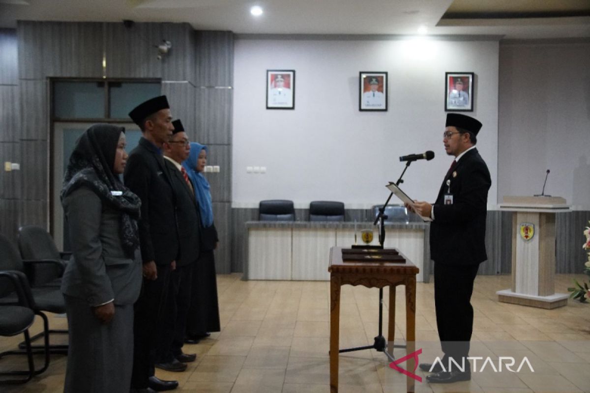 Bupati HST Ingatkan Pejabat yang baru dilantik lanjutkan pembangunan