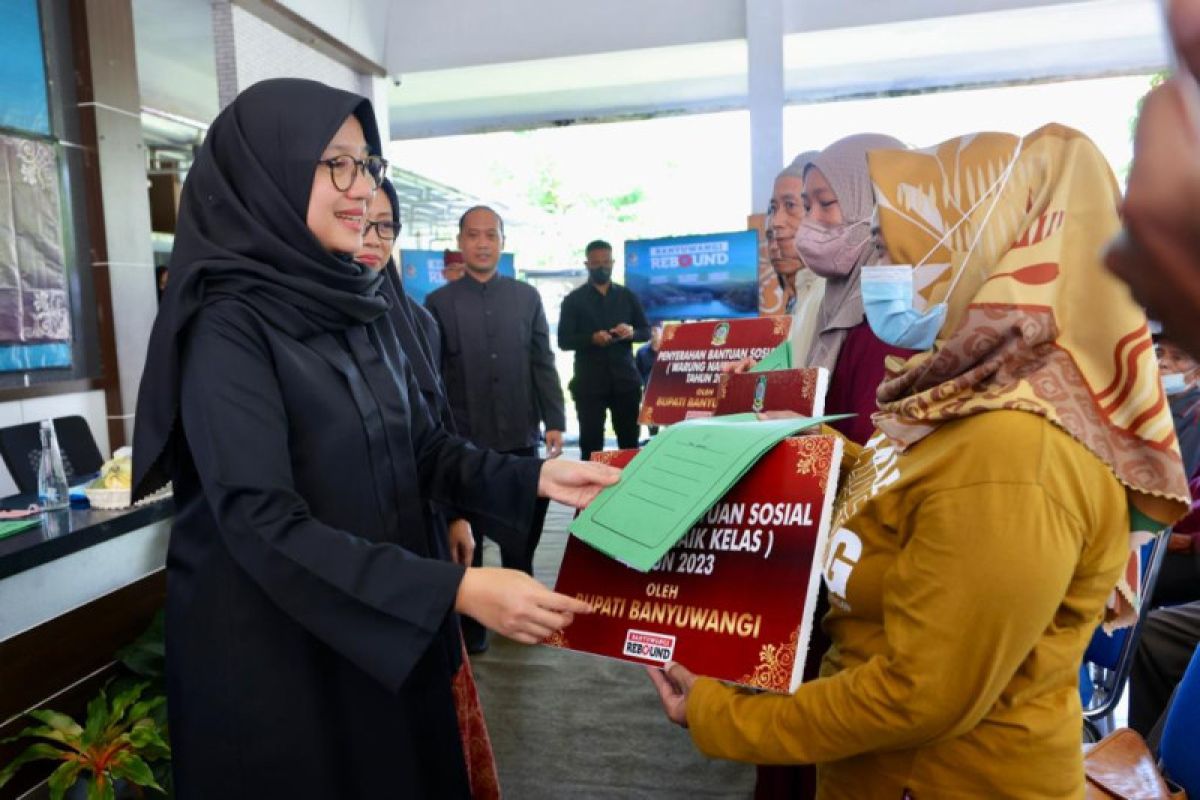 Pemkab Banyuwangi genjot ekonomi arus bawah lewat Warung Naik Kelas