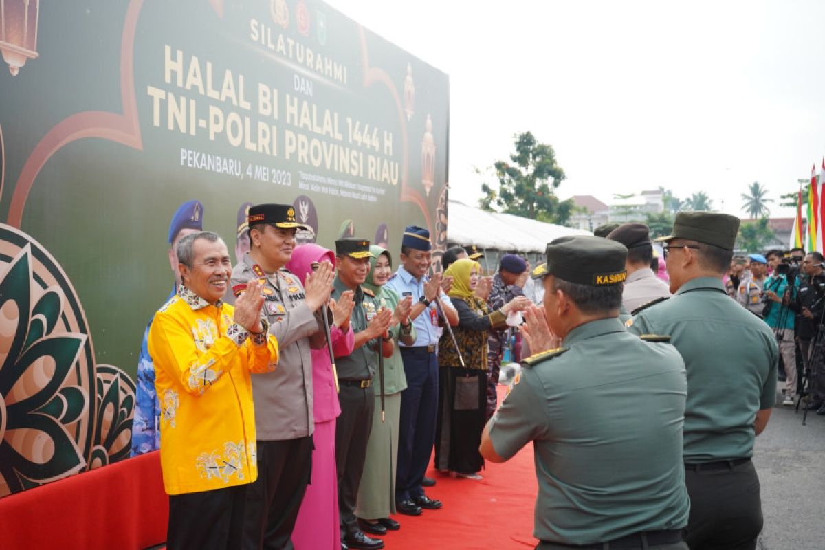 Halal bihalal Polda Riau gaet puluhan pedagang kaki lima