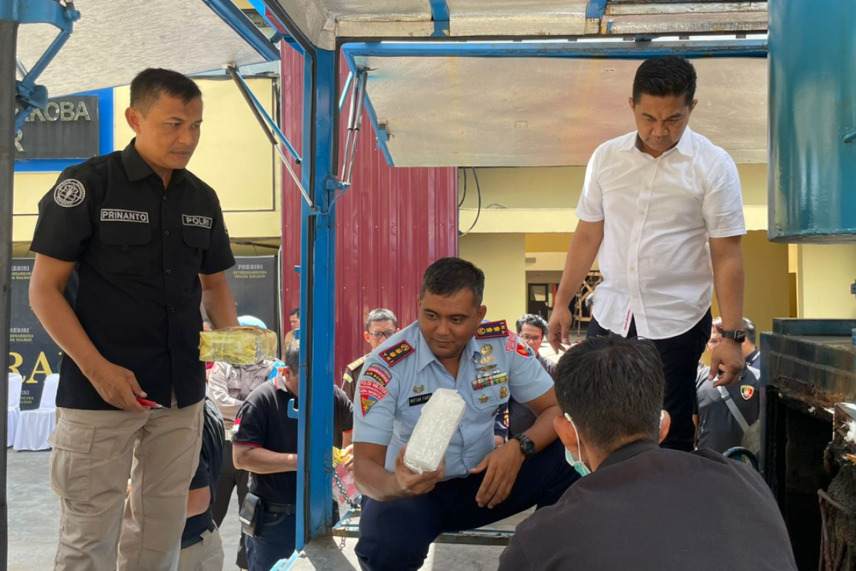 Polda Kalbar musnahkan sabu 6,3 kg hasil tangkapan di Bandara Supadio