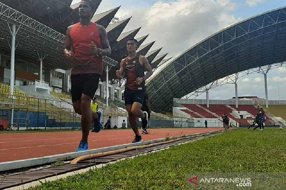 Jenis start yang digunakan dalam lari jarak menengah