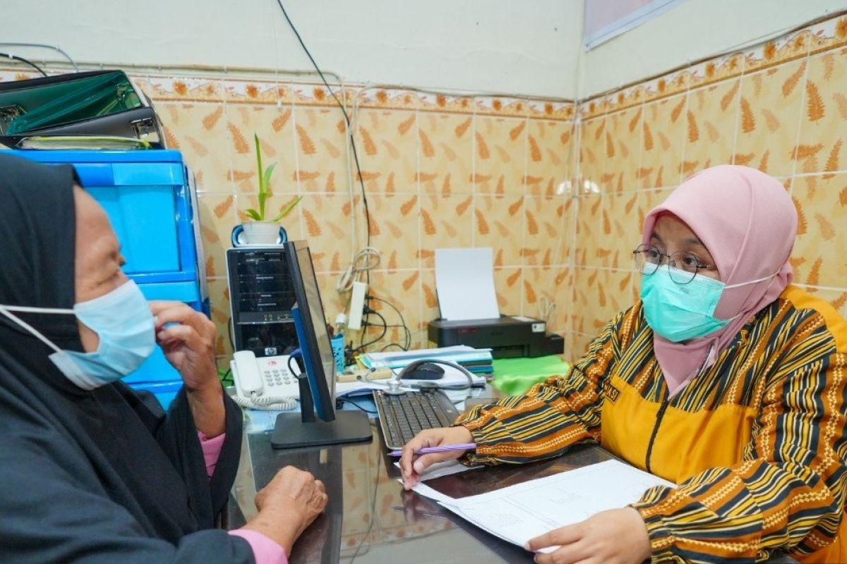 Para calhaj asal Kota Madiun jalani vaksinasi meningitis