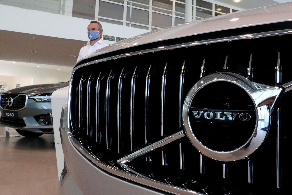 Volvo Cars pangkas 1.300 pekerja untuk tekan biaya