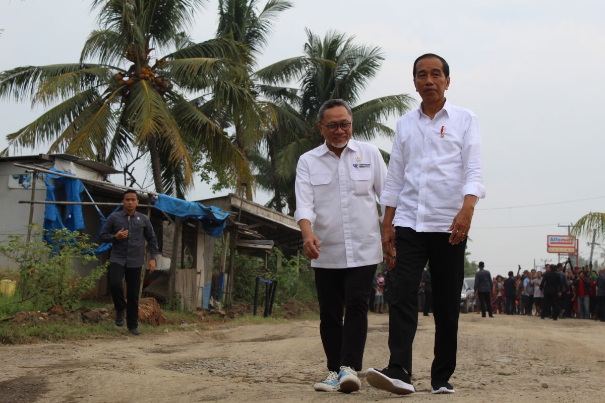 President allocates Rp800 bln for repair of Lampung roads