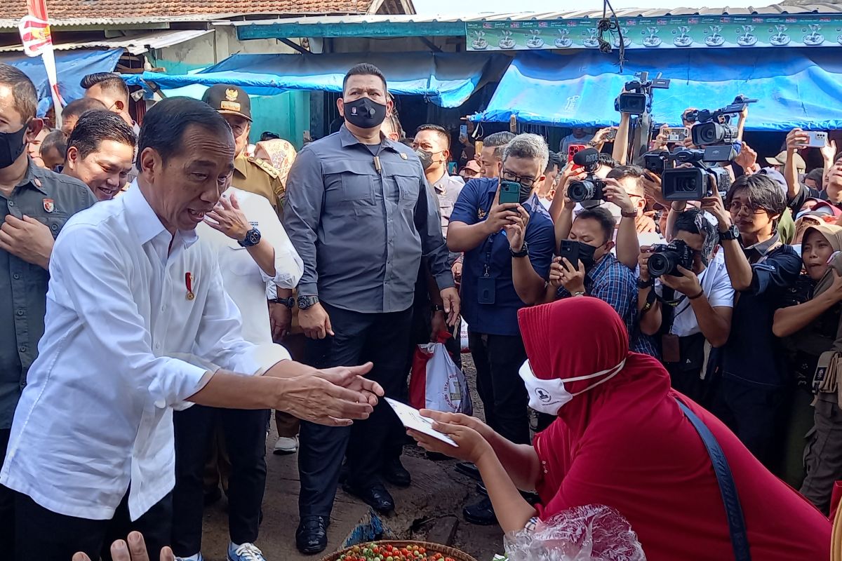 Presiden Joko Widodo disambut antusiasme warga Lampung