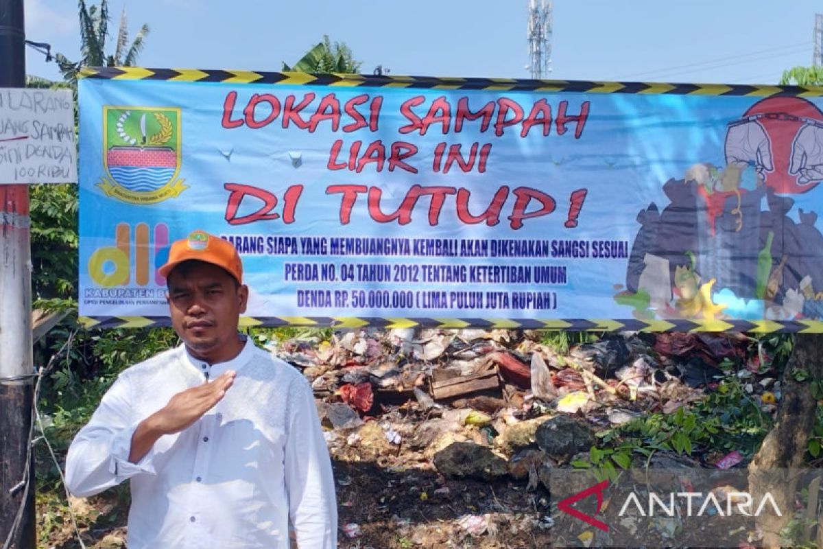 Pemkab Bekasi tutup tempat pembuangan sampah liar di Jayamukti