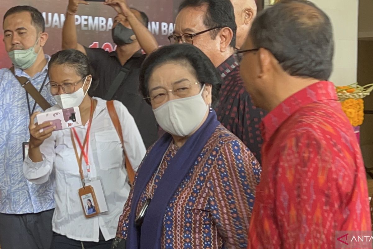 Singgung kasus Sambo, Megawati ajak oknum Polisi segera insaf