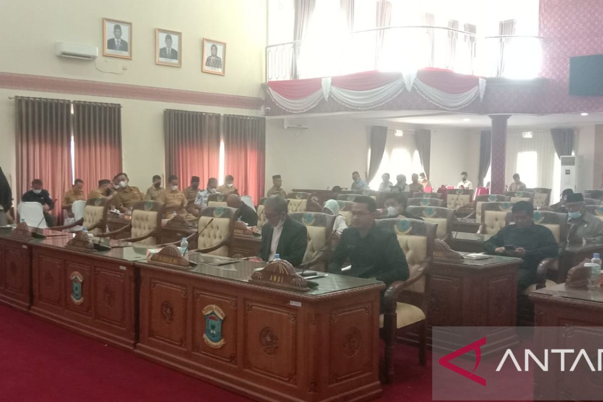 Ketua DPRD Pimpin Paripurna Tiga Raperda Pemkot Pangkalpinang