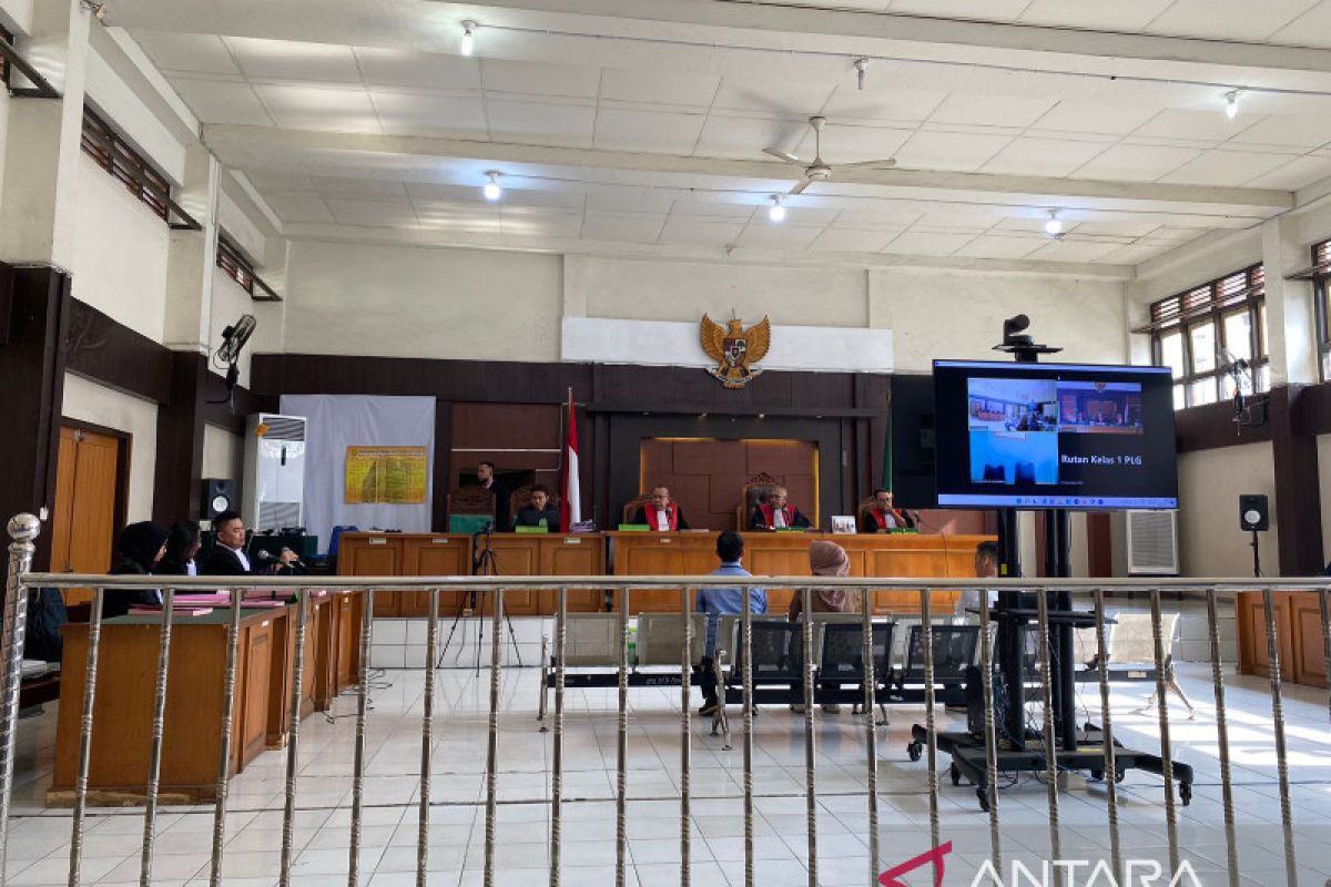 Jaksa tuntut tiga komisioner Bawaslu Prabumulih lima tahun penjara