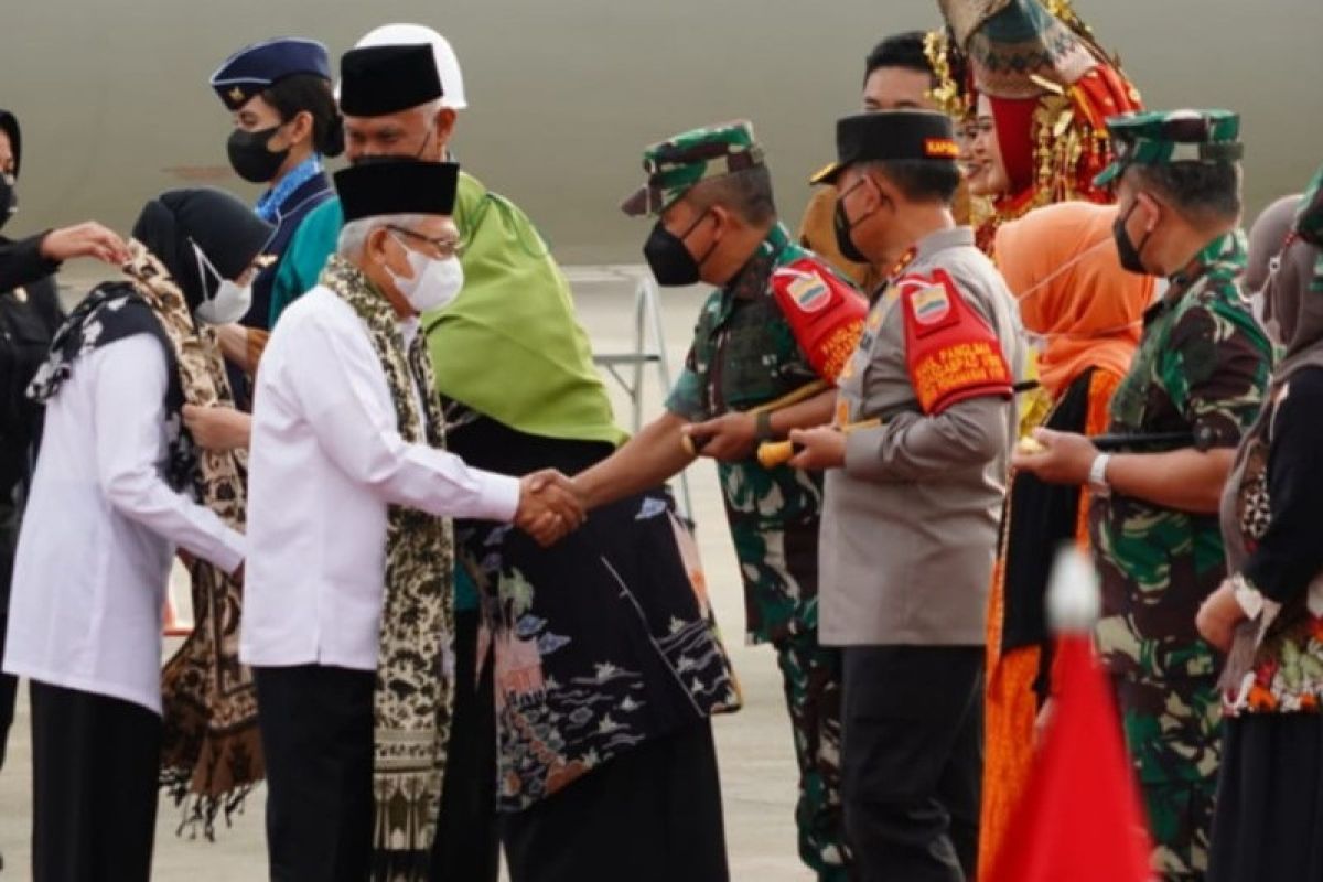 Pangdam I/BB Achmad sambut kedatangan Wapres Ma'ruf di Sumatera Barat
