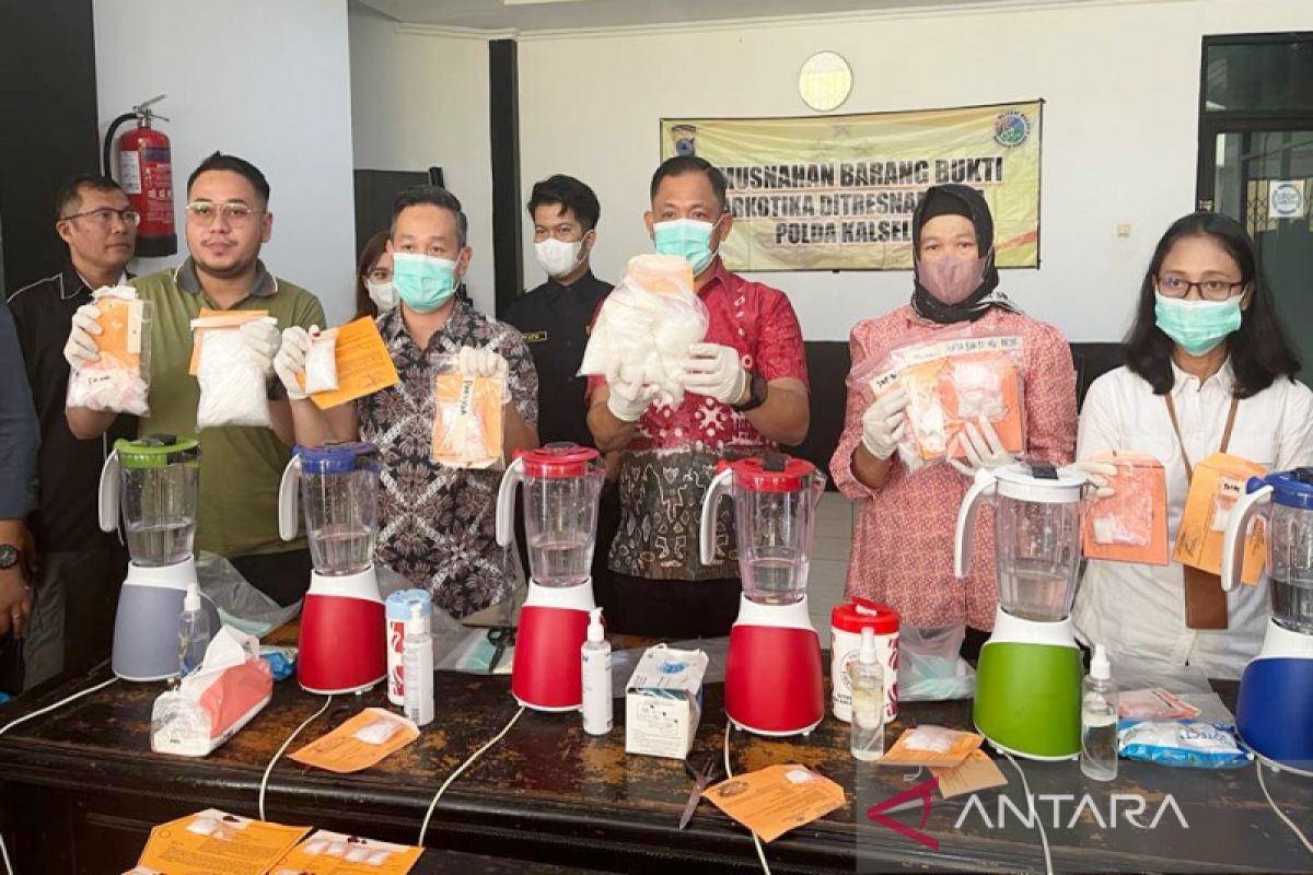 Polda Kalsel musnahkan 1,8 Kg sabu-sabu sitaan 43 tersangka