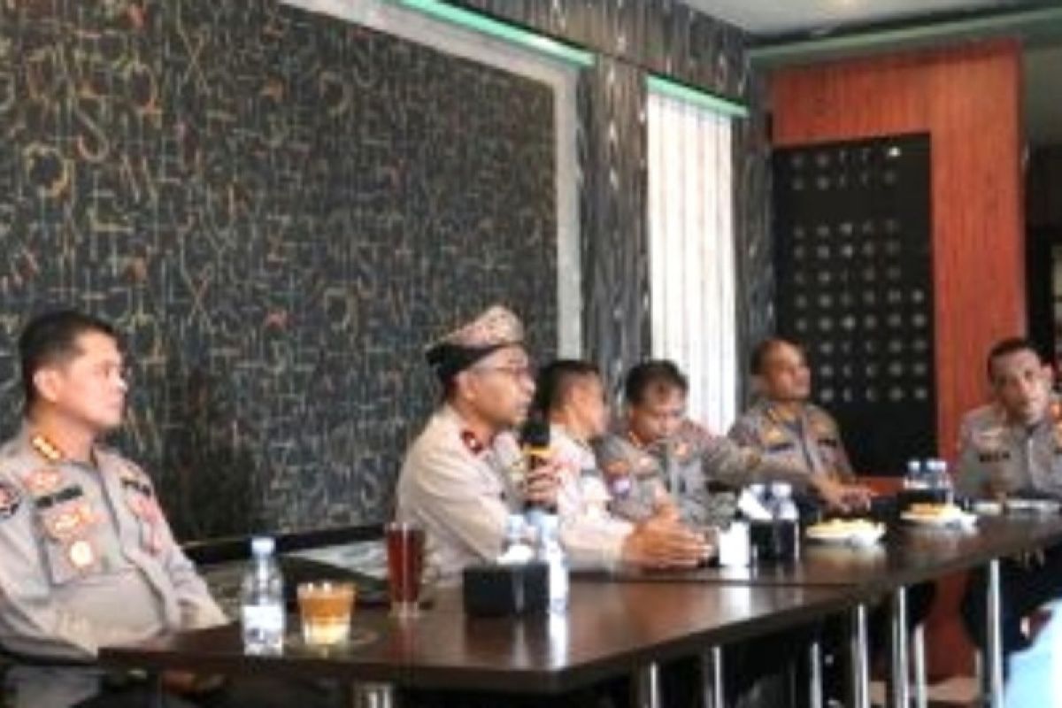 Wakapolda sapa komunitas travel di "Jumat Curhat"