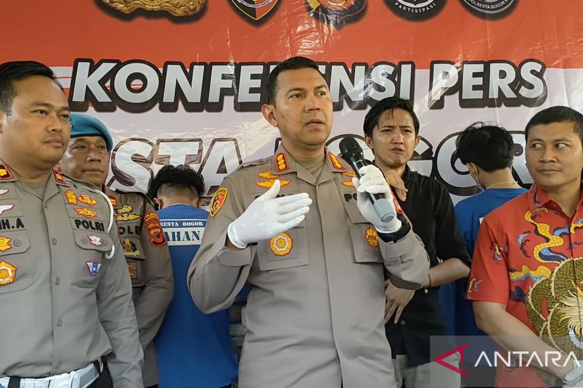 Polisi proses pengendara yang halangi ambulans di Bogor
